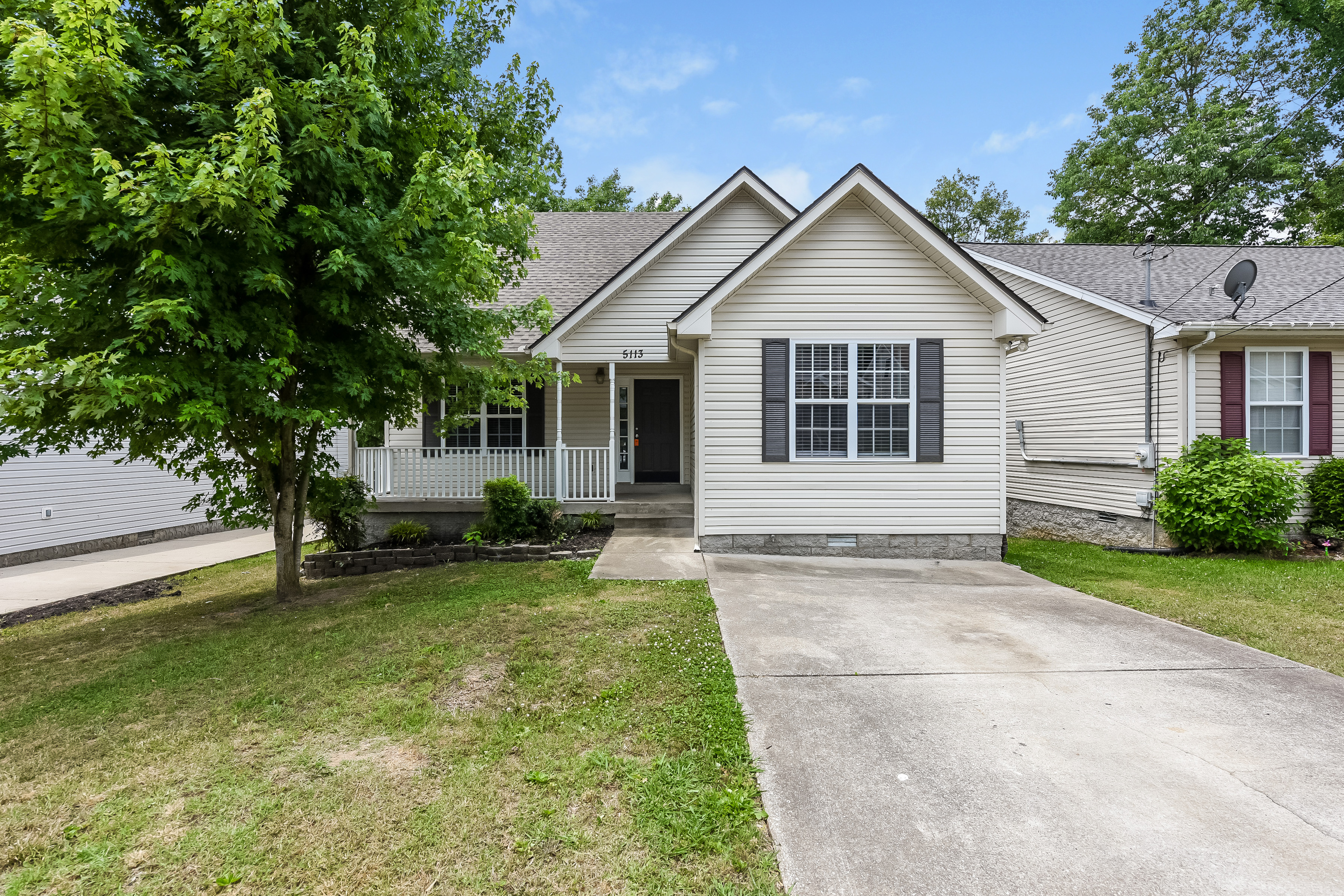 5113 Greer Station Dr Hermitage, TN 37076